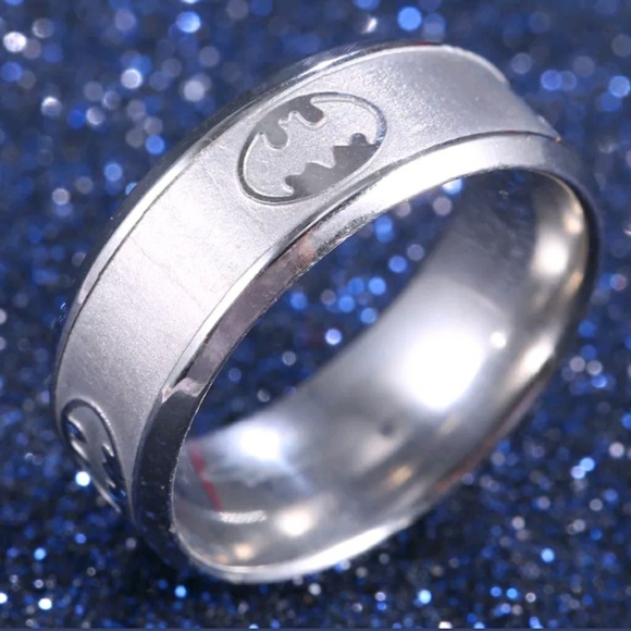 Batman Logo Ring Stainless Steel - Picture 2 of 5